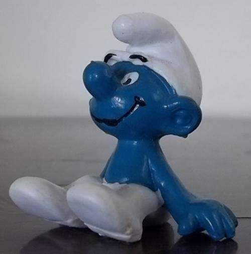 Original Vintage SITTING SMURF !! HONG KONG !! Great Condition !! Smurfs! VERY RARE!!
