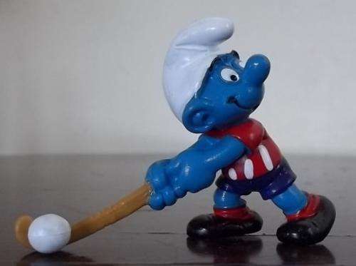 Original FIELD HOCKEY SMURF ! MINT ! RARE RED + WHITE VARIANT ! Peyo Smurfs!