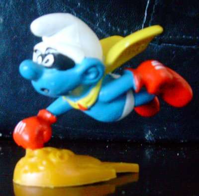 Original Vintage SUPERMAN SMURF ! EXCELLENT CONDITION !! Peyo PORTUGAL !! 1981 RARE !! Smurfs!
