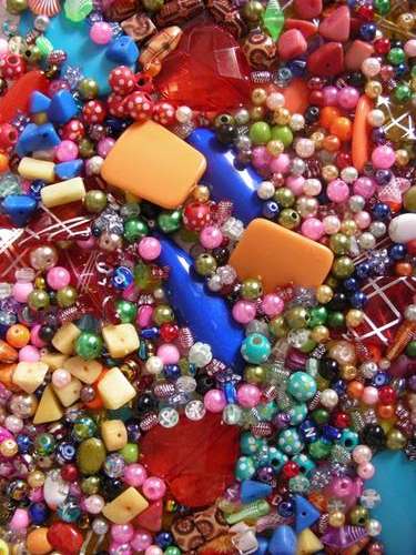 NEW SELECTION - OVER 1/2kg OF BEADS AND FINDINGS