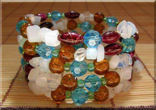 SUPERBELY HANDCRAFTED BRACELET WITH GENUINE CRYSTALS