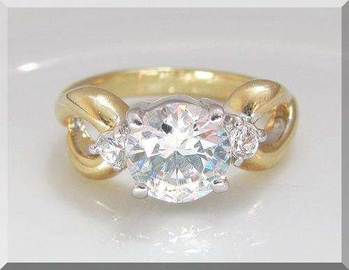 STRIKING BRILLIANT CUT CZ DIAMOND SET IN 18K GOLD GP size 4