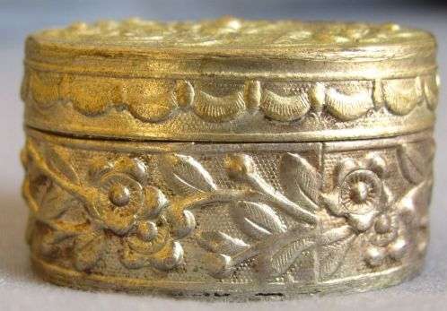 Pewter Pillbox:  Small Size.  Take a moment and come have a look!