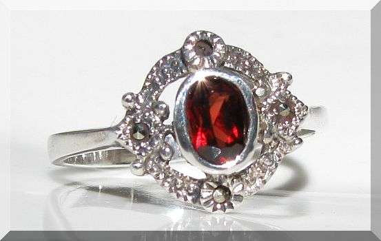 STUNNING GARNET&GENUINE MARCASITE STERLING SILVER RING SIZE 7