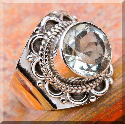 **INTERNATIONAL SHIPPING!**STUNNING GREEN AMETHYST IN ELEGANTLY STYLED .925 STERLING SILVER SIZE 8