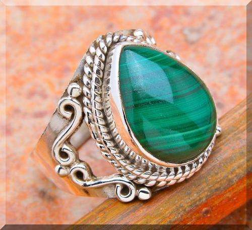 FREE SHIPPING! LOW START! LOVELY MALACHITE SET IN SOLID STERLING SILVER  RING SZ 7