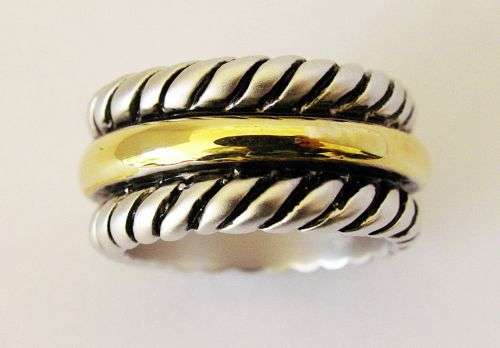 R1 NO RESERVE!**STAINLESS 2 TONE 8K GOLD PLATED STRIPED RING SZ 4