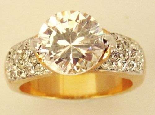 LARGE & ELEGANT CZ'S SET IN 18K GP GOLD SZ4
