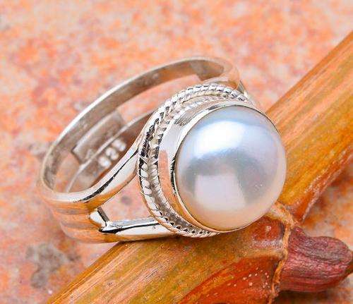 **MAJESTIC  PEARL!!!  SET IN SOLID STERLING SILVER RING size 7