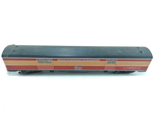 HO - Souther Pacific Daylight Baggage Coach