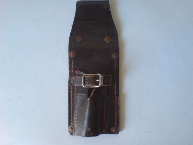Bayonet Frog, Leather