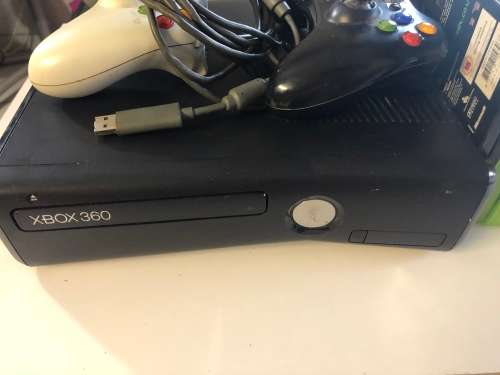 Xbox 360 S Bundle - 9 Games