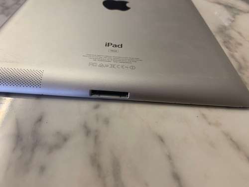 iPad 3 16GB +3G *Class Cracked*