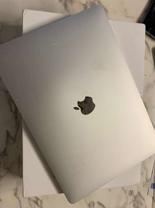 MacBook Pro i5 2017 *LCD Line*