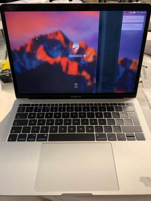 MacBook Pro i5 2017 *LCD Line*