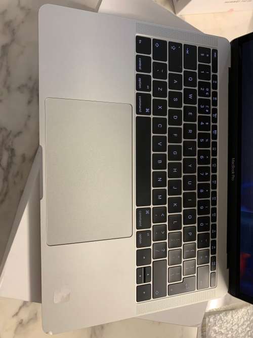 MacBook Pro i5 2017 *LCD Line*