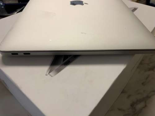 MacBook Pro i5 2017 *LCD Line*