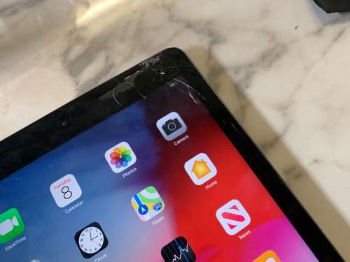 iPad Air 1 Wifi + 3G *Cracked Glass*