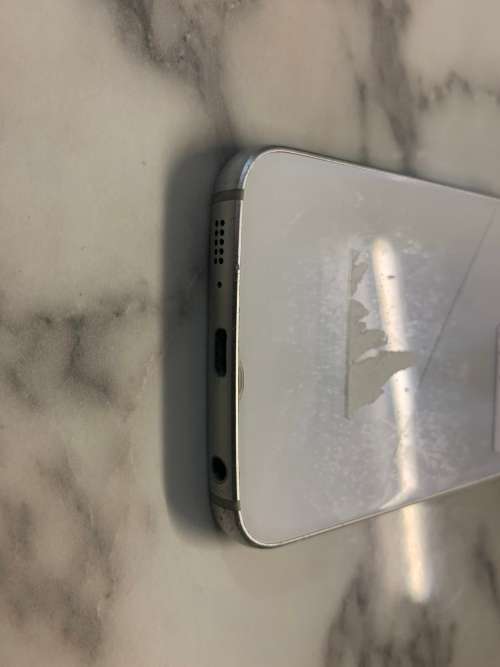 Samsung galaxy S6 edge 64GB *Cracked Glass*