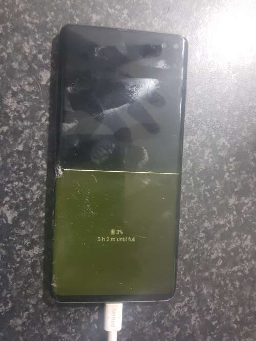 Samsung Galaxy S10+ *Parts or repair*