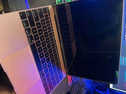 Macbook AIr 2019 *Rose Gold*