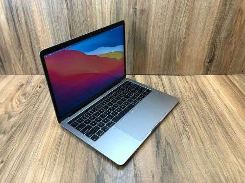 Macbook Pro 2019 / Touchbar / i5 / 8GB Ram / 256GB SSD