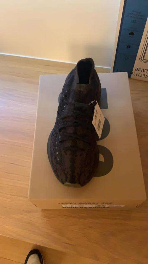 Yeezy Boost 380 `Onyx` UK 9.5