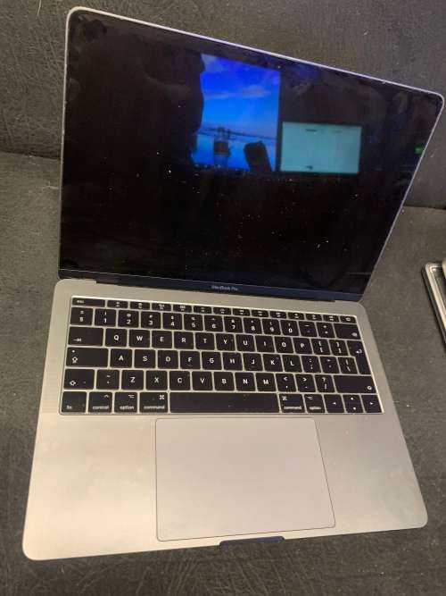 MacBook Pro 2017, i5,128GB SSD, 8GB RAM  Unit 1/4