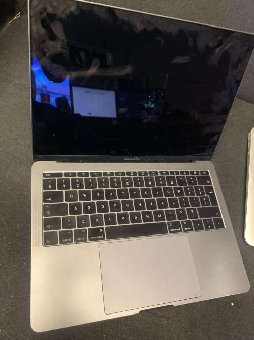 MacBook Pro 2017, i5, 128GB SSD, 8GB RAM 2/4