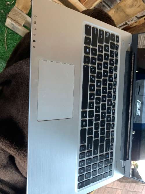 Asus S-Series i3 / Touchscreen