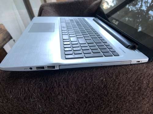 Asus S-Series i3 / Touchscreen