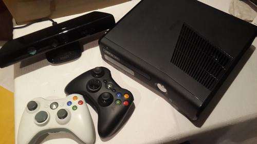****Late Entry *** XBOX 360 4GB Black with KINECT & 2 Controllers
