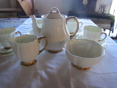 Royal doulton - White with Gold Trim Tea Set