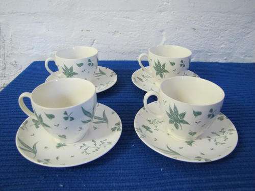 Johnson Bros - Floating Leaves - Set of 4 tea cups & Saucers