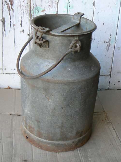 Vintage Milk can / Ou Melk Kan -- 40.5 x 26 cm --