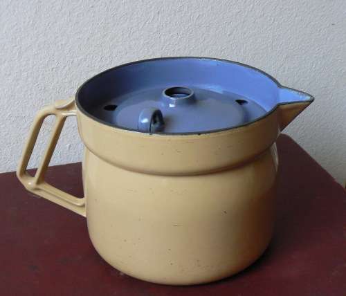 Vintage Cream Enamel Milk Boiler with lid / Ou Enamel Melk Koker