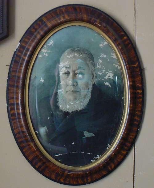 Old PAUL KRUGER Portrait in frame with bubble glass / Ou Paul Kruger Potret in Raam met Bolglas