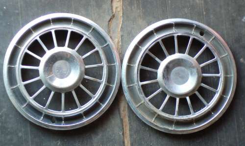 2 x  Old Spiked Wheel Caps