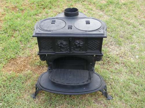 Antique Queen Anne Cast Iron Stove