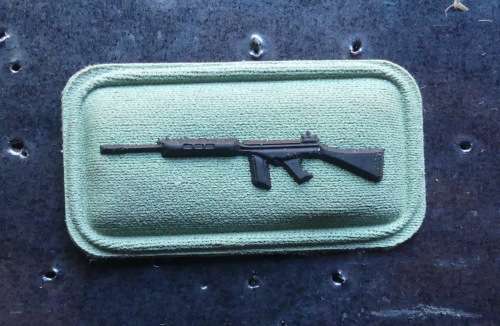 SADF Marksman Badge - Proficiency 2nd class shot Rifle -- Rubber embossed -- Skietbalkie