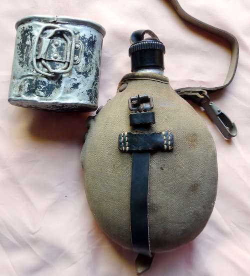 Original WWII GERMAN Canteen with Standard Drinking Cup  -- (Unique RARE item om Sale)