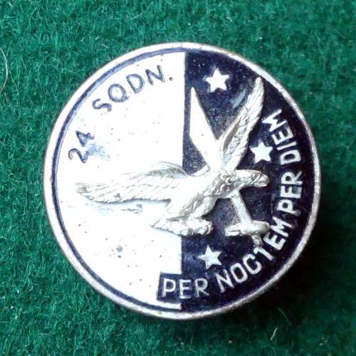 SAAF 24 SQUADRON PIN BADGE-1939-1945
