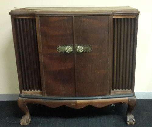 Beautifull Vintage Ball and Claw Gramaphone, See photo's