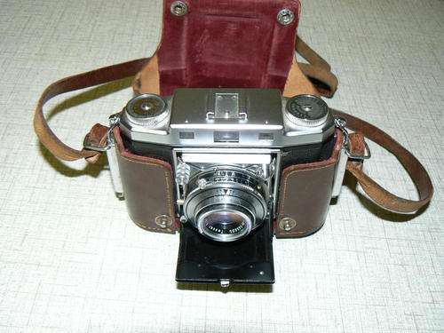 Vintage ZEIS Ikon Contina Camera With Original Leather Carry bag - Made in Germany