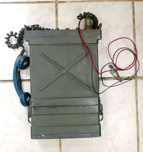 SADF BORDER WAR PERIOD TR28A2 MANPACK FIELD RADIO INTENDED FOR SHORT RANGE TACTICAL COMM (Working)