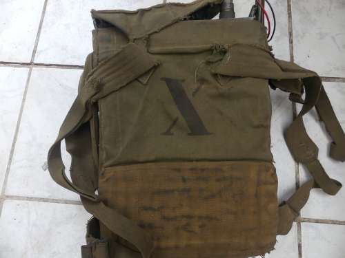 SADF BORDER WAR PERIOD TR28A2 MANPACK FIELD RADIO INTENDED FOR SHORT RANGE TACTICAL COMM (Working)