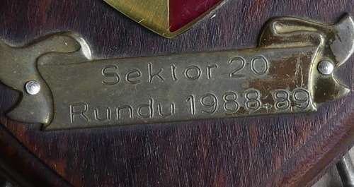 SADF Sektor 20, Rundu Plaque. The badge on the Plaque is bigger than a shoulder flash