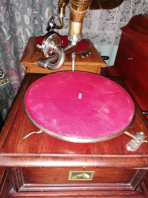 His Masters voice Gramophone