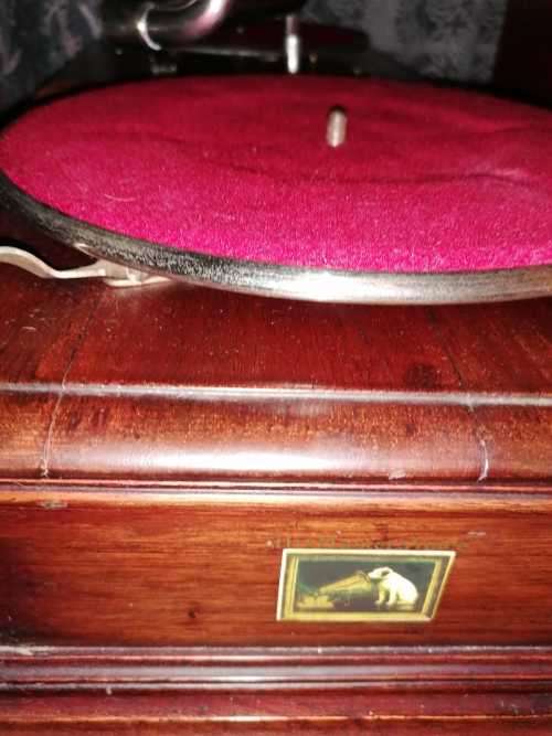 His Masters voice Gramophone