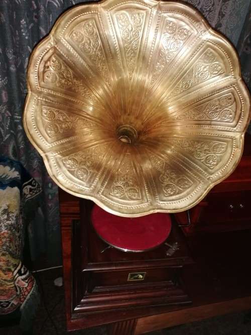 His Masters voice Gramophone